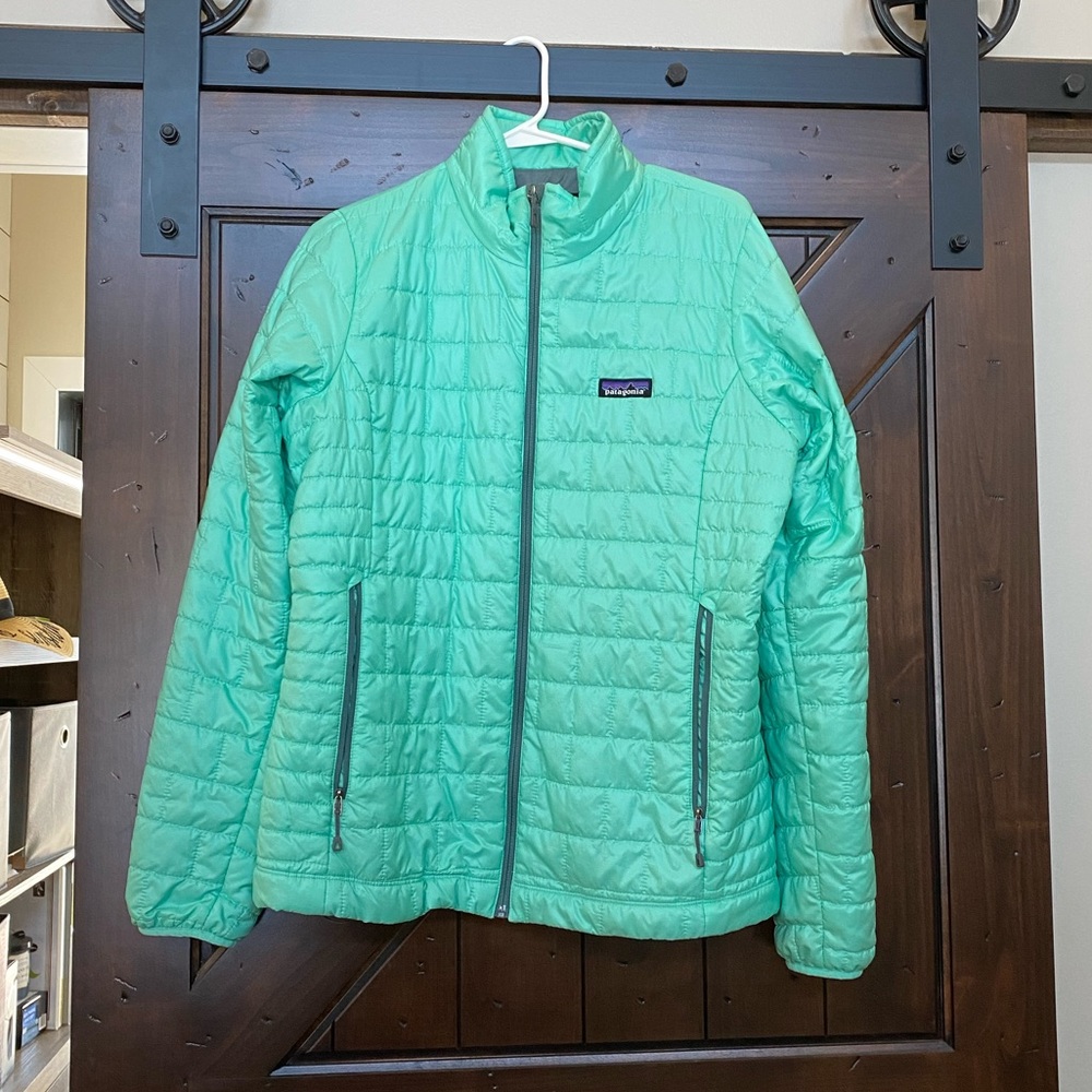 Women’s Patagonia Nano Puff Jacket, Large